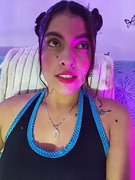 Fox Roxxan online show from June 7, 2026, 2:17 am