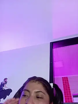 Snapshot of Fox_Roxxan chatting on February 3, 2026, 6:51 am Fox Roxxan online show from February 3, 2026, 6:51 am