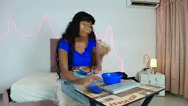 Snapshot of Andre_lezcano chatting on February 12, 2026, 7:57 pm Andre lezcano online show from February 12, 2026, 7:57 pm