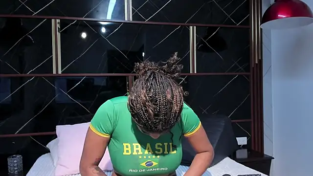 HannyThompson online show from October 10, 2025, 12:28 pm