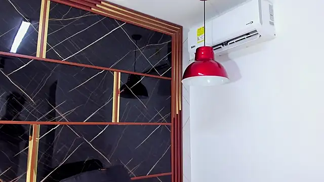 HannyThompson online show from April 29, 2026, 12:53 pm