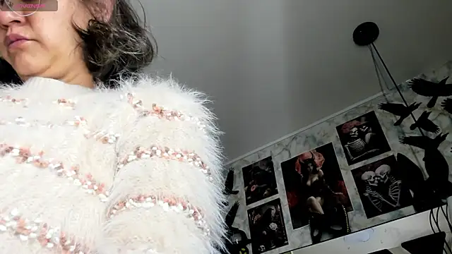 Snapshot of Luciifeer_ chatting on February 22, 2026, 1:24 pm Luciifeer online show from February 22, 2026, 1:24 pm