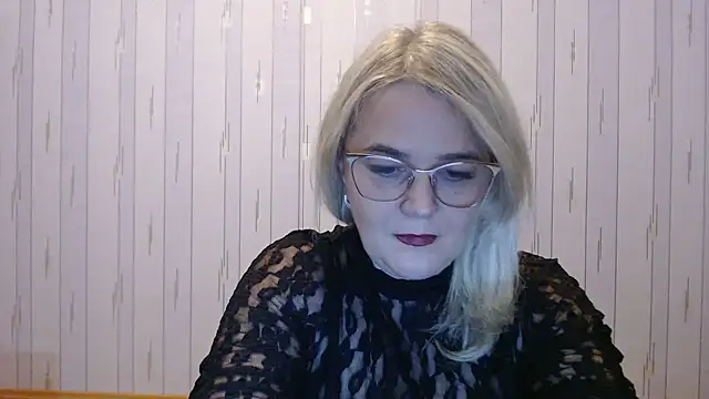 EleanoraDream online show from December 18, 2025, 3:16 pm