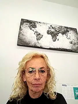 clarabell4 online show from April 23, 2026, 12:29 pm