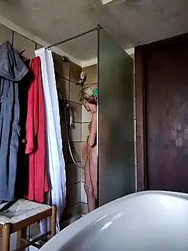 clarabell4 online show from November 4, 2025, 8:18 am