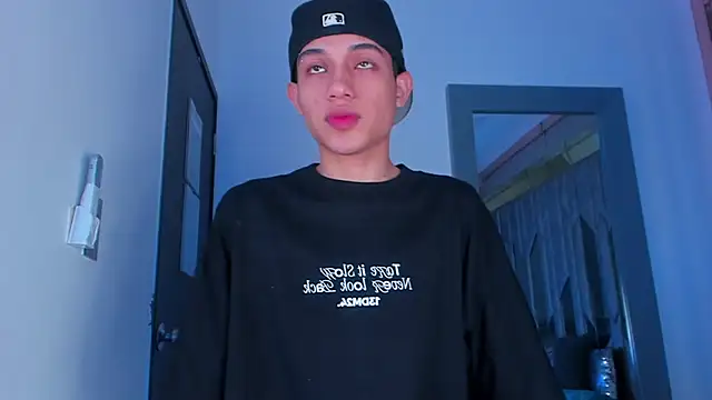 Sebax Young online show from March 14, 2026, 8:37 pm