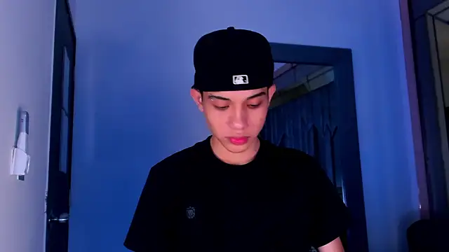 Snapshot of Sebax_Young chatting on February 24, 2026, 8:10 pm Sebax Young online show from February 24, 2026, 8:10 pm