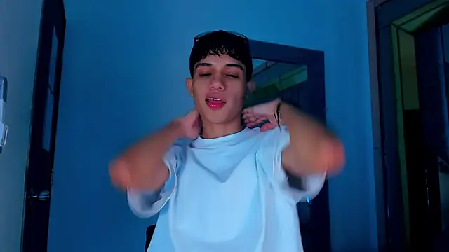 Snapshot of Sebax_Young chatting on February 10, 2026, 9:03 pm Sebax Young online show from February 10, 2026, 9:03 pm