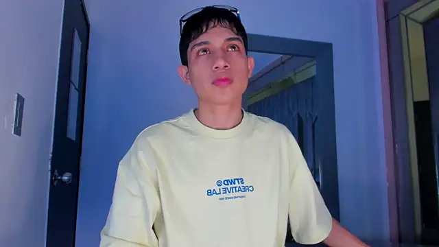Snapshot of Sebax_Young chatting on May 20, 2026, 9:12 pm Sebax Young online show from May 20, 2026, 9:12 pm