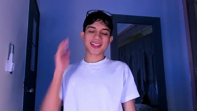 Snapshot of Sebax_Young chatting on February 25, 2026, 8:30 pm Sebax Young online show from February 25, 2026, 8:30 pm