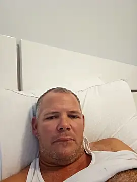 cubanitofeliz40 online show from December 2, 2025, 7:48 pm