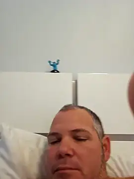 Snapshot of cubanitofeliz40 chatting on February 10, 2026, 12:59 pm cubanitofeliz40 online show from February 10, 2026, 12:59 pm