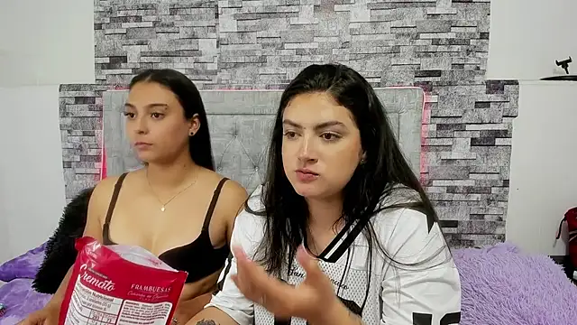 nicolexxaleja online show from November 26, 2025, 9:59 pm