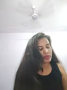 cute radhikaa online show from July 26, 2026, 9:43 pm