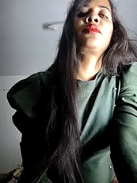 cute radhikaa online show from February 3, 2026, 4:21 am