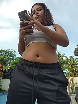 Yessica Lopezz online show from May 14, 2026, 11:18 am