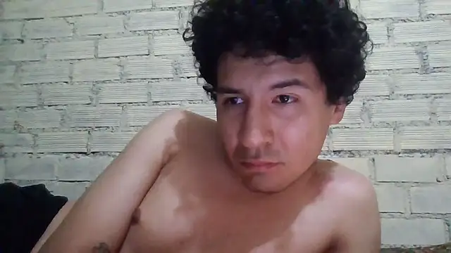 LecheDeSoya666 online show from January 17, 2026, 11:19 pm