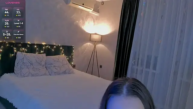 sweete chantal online show from February 3, 2026, 2:53 am