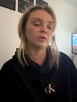 Snapshot of Star-36 chatting on October 2, 2025, 5:27 pm Star-36 online show from October 2, 2025, 5:27 pm