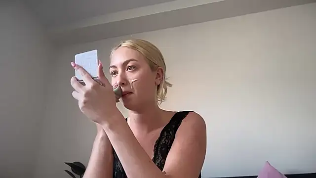 Snapshot of Kitty_Swetty chatting on May 6, 2026, 1:37 pm Kitty Swetty online show from May 6, 2026, 1:37 pm