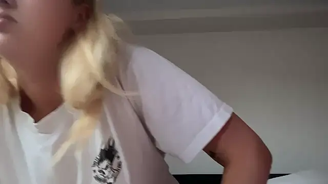 Snapshot of Kitty_Swetty chatting on July 26, 2026, 4:14 pm Kitty Swetty online show from July 26, 2026, 4:14 pm