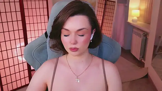 AvaFlower online show from April 17, 2026, 2:53 pm