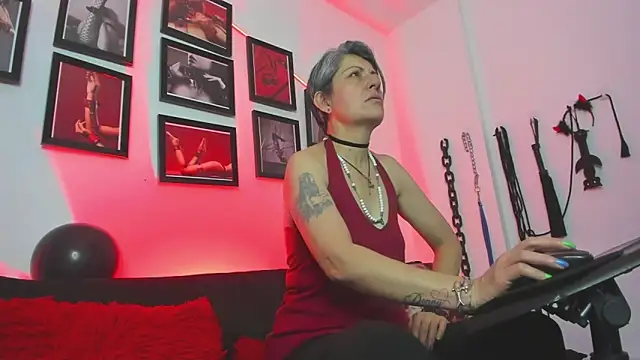 MistressNyx cg online show from December 2, 2025, 3:14 pm