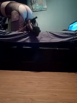 Crossedsissy online show from April 13, 2026, 5:22 am