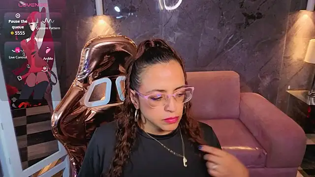  Evoni b online show from November 18, 2025, 8:12 pm