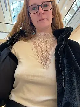 Bikergirl 97 online show from November 11, 2025, 2:12 pm