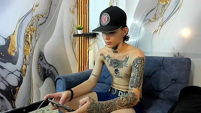 StraightBoy Nick online show from October 9, 2025, 9:43 am