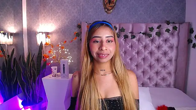 laila stilwiills online show from November 5, 2025, 1:09 am