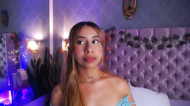 laila stilwiills online show from November 11, 2025, 12:38 am