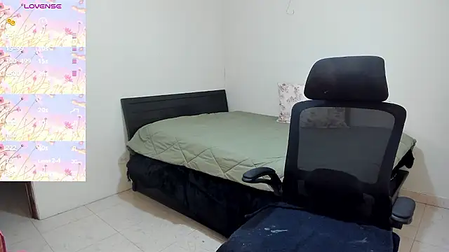 MariamCastiblanco online show from January 14, 2026, 2:20 pm