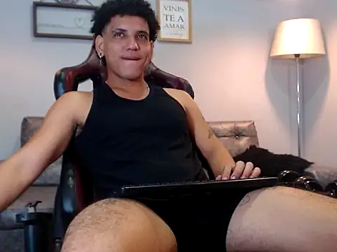 Snapshot of Xfire_boy69 chatting on November 23, 2025, 1:32 pm Xfire boy69 online show from November 23, 2025, 1:32 pm