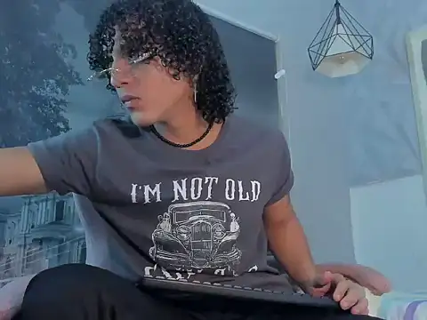 Snapshot of Xfire_boy69 chatting on November 14, 2025, 2:43 pm Xfire boy69 online show from November 14, 2025, 2:43 pm