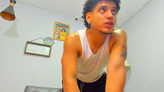 Snapshot of Xfire_boy69 chatting on December 19, 2025, 1:46 pm Xfire boy69 online show from December 19, 2025, 1:46 pm