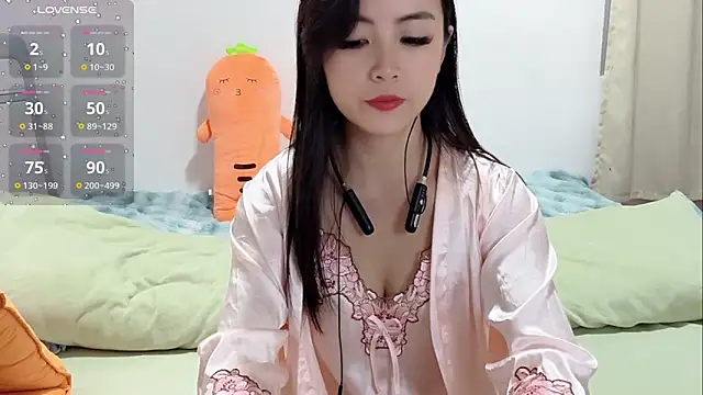 Yingbao-Baby online show from December 3, 2025, 11:42 am