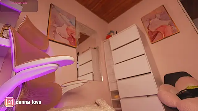 Dannaa Lovs online show from October 22, 2025, 5:23 pm