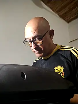 Snapshot of jorge406 chatting on November 16, 2025, 9:30 pm jorge406 online show from November 16, 2025, 9:30 pm