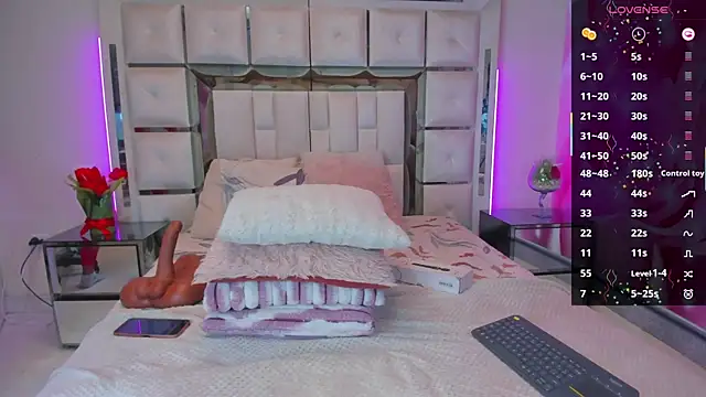 mia peyton online show from July 24, 2026, 8:05 pm