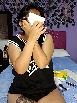 Snapshot of Sophie-Hot- chatting on March 12, 2026, 10:19 am Sophie-Hot- online show from March 12, 2026, 10:19 am