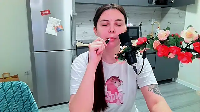 Snapshot of peachyness chatting on January 6, 2026, 4:44 pm peachyness online show from January 6, 2026, 4:44 pm