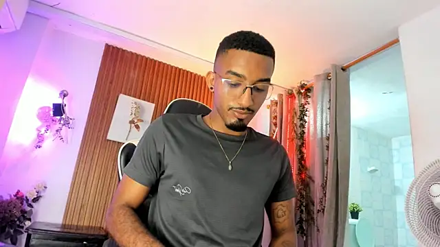 Darwin mayo online show from December 19, 2025, 5:37 pm