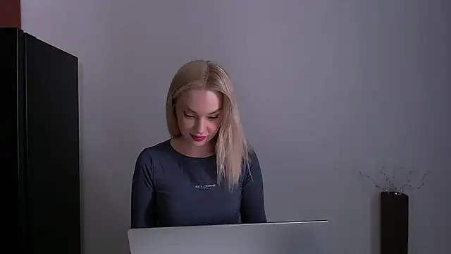 Lia noo regrets online show from May 31, 2026, 1:50 pm