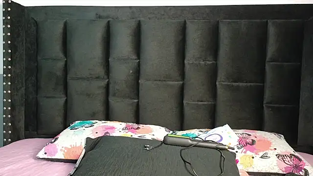 Snapshot of MySugarmoomy chatting on February 15, 2026, 12:04 pm MySugarmoomy online show from February 15, 2026, 12:04 pm