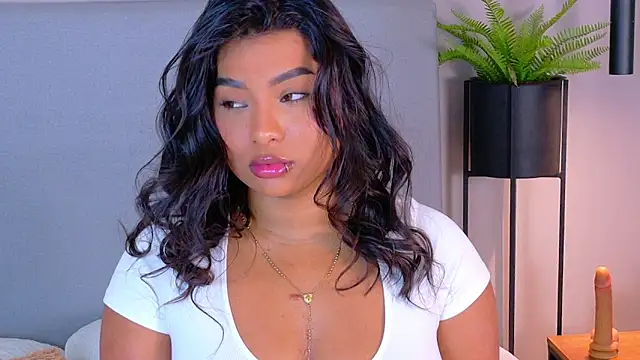 LanaRozz online show from April 16, 2026, 7:47 pm