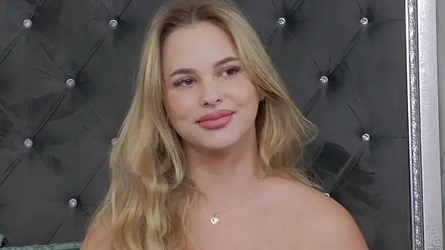 Snapshot of Ellsa_Jean_ chatting on September 9, 2025, 2:21 am Ellsa Jean online show from September 9, 2025, 2:21 am