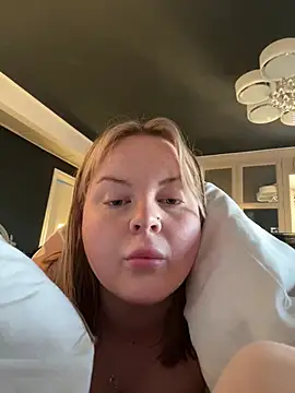 IslaMae online show from April 7, 2026, 5:53 am