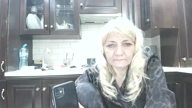 ButterflyBlondie online show from June 16, 2026, 3:28 am